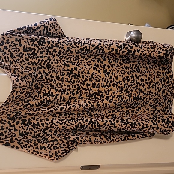 Beautiful Top! - Picture 5 of 8